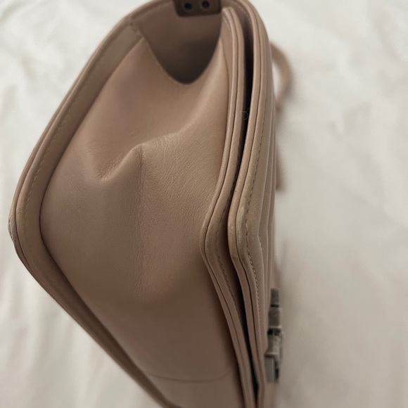 Chanel Boy Flap Bag Chevron Lambskin Old Medium - Picture 4 of 14